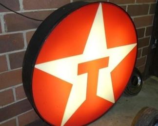 VIEW 2 LIGHTED TEXACO STAR SIGN 