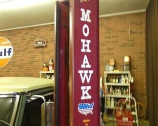 VIEW 2 OF MOHAWK CAR LIFT 