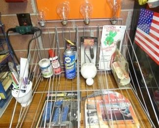 WESTINGHOUSE LIGHT BULB DISPLAY 