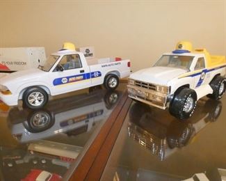 2 NYLINT NAPA TOY TRUCKS 