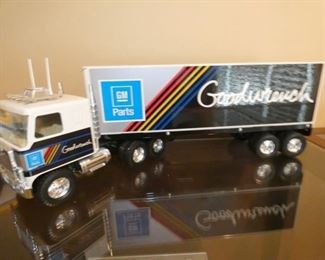 NYLINT 24IN. GOODWRENCH TRUCK 