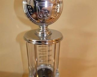 VIEW 2 CLOSE UP W/GLOBE 