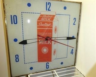 15IN. SEALTEST MILK CLOCK 