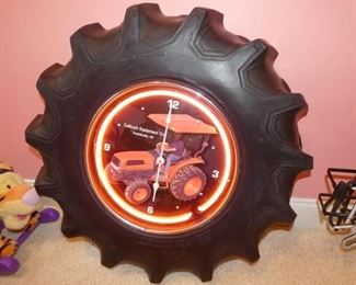 30IN. CALLICUT EQUIP. NEON CLOCK 