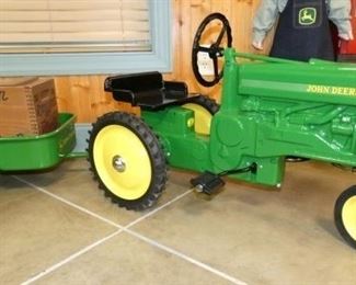 J. Deere MODEL A PEDAL TRACTOR W/WAGON 