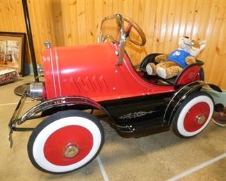1920'S REPLICA PECAL CAR 
