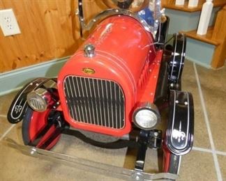 VIEW 2 CLOSE UP FRONT PEDAL CAR 