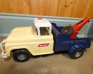 VIEW 2 OTHERSIDE BUDDY L TOW TRUCK 