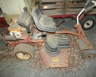 SNAPPER RIDING MOWER 