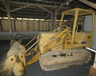 VIEW 4 1987 CATERPILLAR 935B
