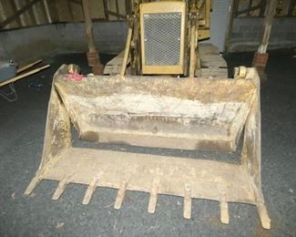 VIEW 9 W/4 IN 1 TOOTH BUCKET 