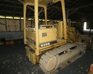 VIEW 12 CATERPILLAR 935B 