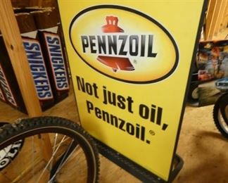 VIEW 2 OTHERSIDE PENNZOIL SIDEWALK 