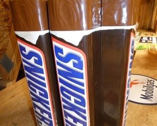 32X24 SNICKERS DISPLAY 