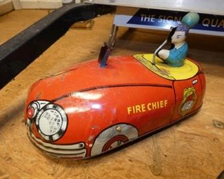 VIEW 3 SUPERIOR TOYS FIRE CHIEF CAR 