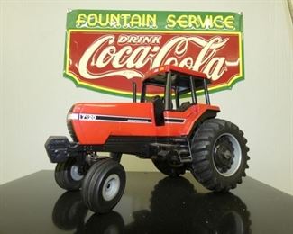 CASE 7120 TRACTOR (1:18 SCALE) 