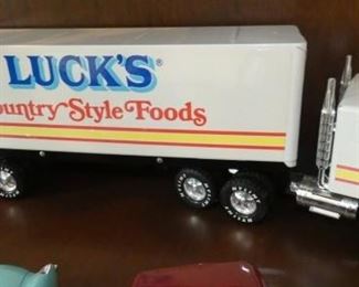 24IN. LUCK'S PINTO BEANS NYLINT TRUCK  