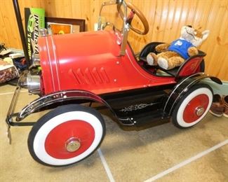 REPLICA 1920'S PEDAL CAR 