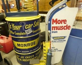 VIEW 3 UNUSUAL MONROE SHOCK DISPLAY 