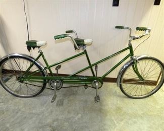 2 SEATER SCHWINN TWIN BIKE 