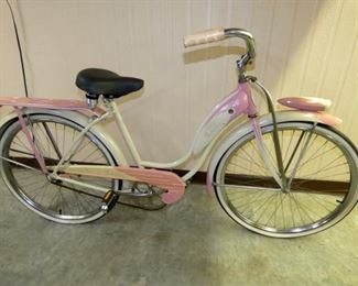 SCHWINN LADIES PINK & WHITE BIKE 