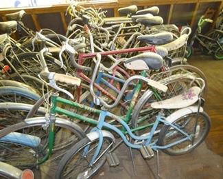 SCHWINN BICYCLE COLLECTION 