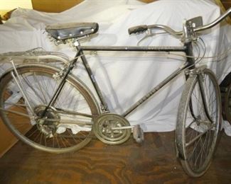 SCHWINN SUBURBAN MENS BIKE 