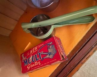 Mouli grater, green handle ricer