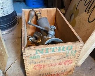 Nitro crate, vintage grinder