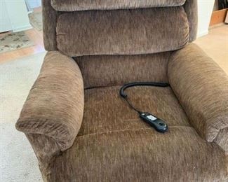 #29	LIFT CHAIR LAZY-BOY BROWN needs cleaning	$149.00
