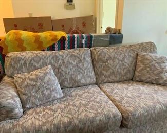 #88	Couch Bassett 73"L x 33H x 39W hide-a- bed  	$45.00
