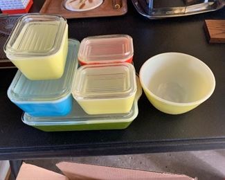 Primary color vintage refrigerator dishes.
With lids! Was $38 now only $16 for all