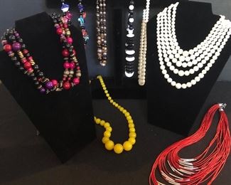 Fashion Beaded Necklaces 