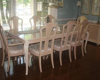 NATIONAL MT. AIRY DININGROOM TABLE 