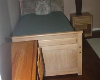 TRUNDLE BED 