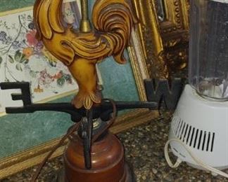 Two rooster Motif table lamp