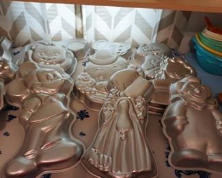 decorator cake pans