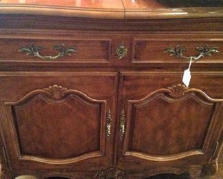 Lovely server folds out from the top to provide more serving surface.