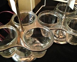 Matching condiment servers