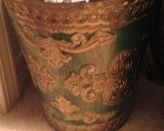 Florentine waste basket