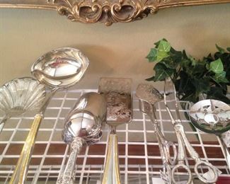 Additional serving utensils