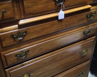 Maple chest of drawers