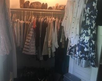 LOTS OF WOMAN'S CLOTHING - MOSTLY SMALL