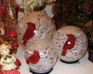 LUMINARY CHRISTMAS CARDINALS "NEW WITH TAGS" - LIGHT UP !