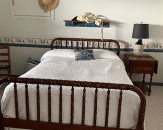 Spindle full size bed