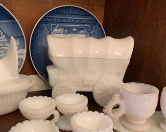 Covered Wagon, Cups & Saucers Salts