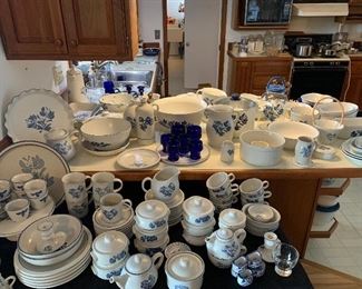 Pfaltzgraff Yorktowne Stoneware