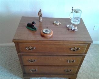 3 Drawer Dresser and Small Decor Items