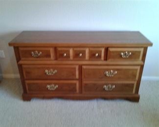 Broyhill 7 Drawer Dresser