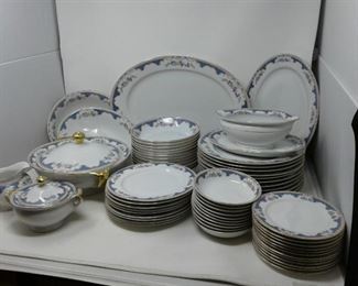Royal Bayreuth Corona Pattern China Set